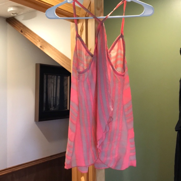 Pink tank top with split back - Picture 2 of 2